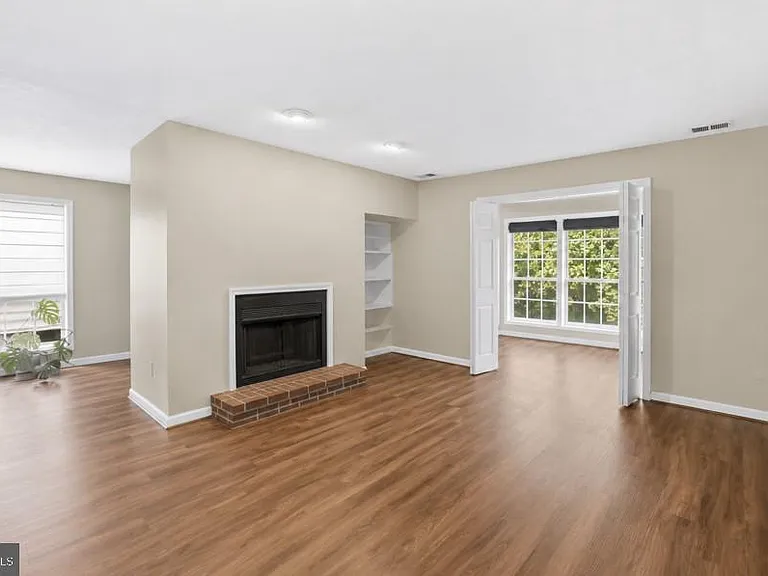 10118 Oakton Terrace Rd #10118 — Photo 7