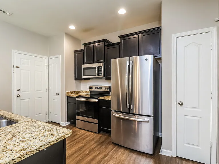 2541 Meadow Crossing Dr — Photo 8