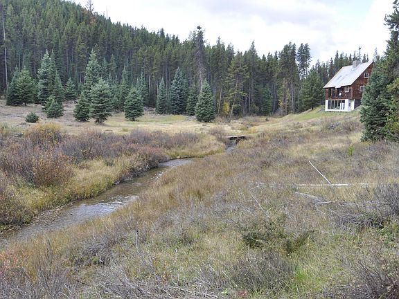 3rd image of 4050 Alder Creek Rd