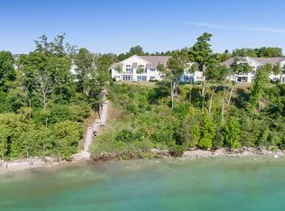 2020 Lake St, Algoma, WI 54201