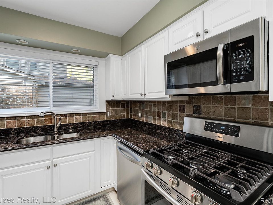 16036 Birwood Ave, photo 12