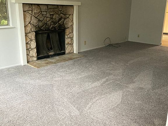 2nd image of 3210 S E Ct