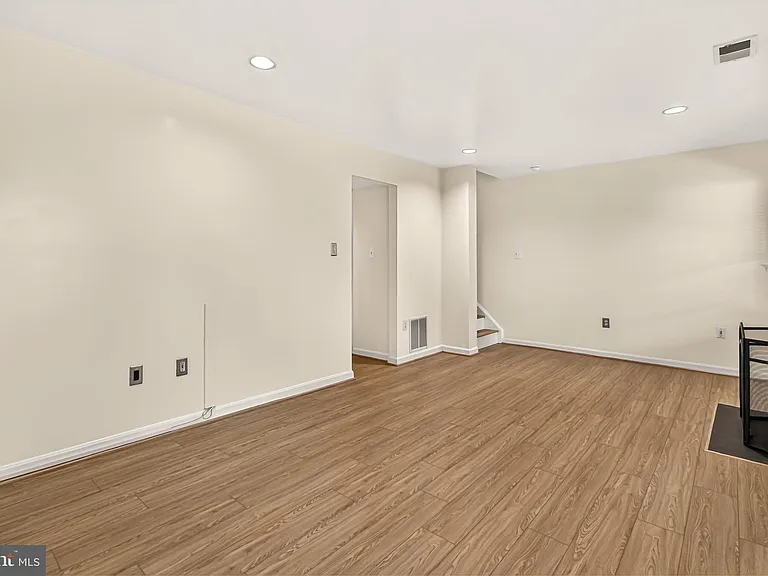 14637 Stream Pond Dr — Photo 39