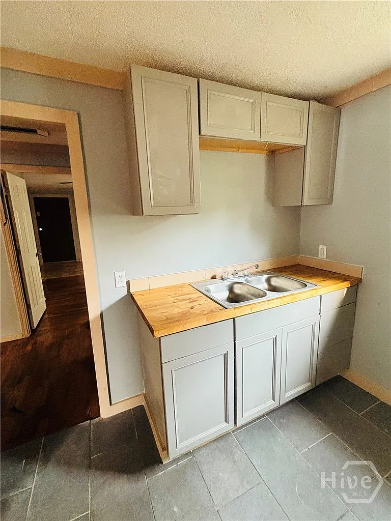 2 bed, 2.0 bath, 733 sqft, $1,650 — Photo 3