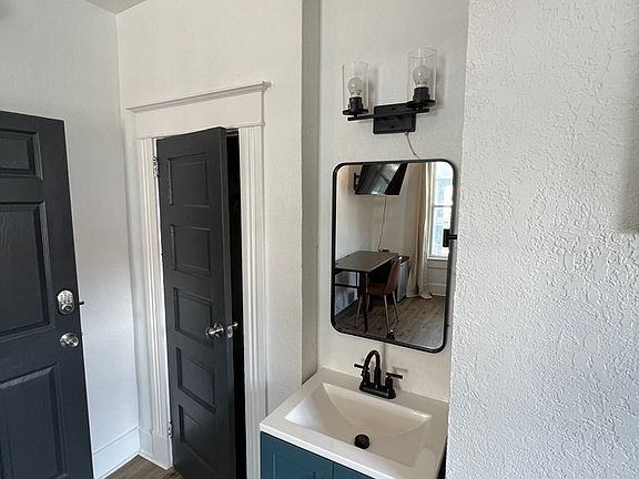 5th image of 424 2nd St N #15