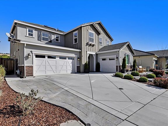 4th image of 2621 Grassland Way