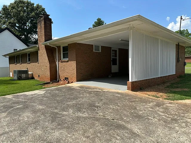 9519 Walkers Ferry Rd — Photo 3