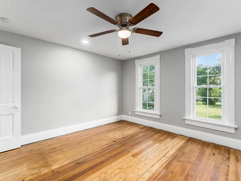 1613 Harvard Ave — Photo 12