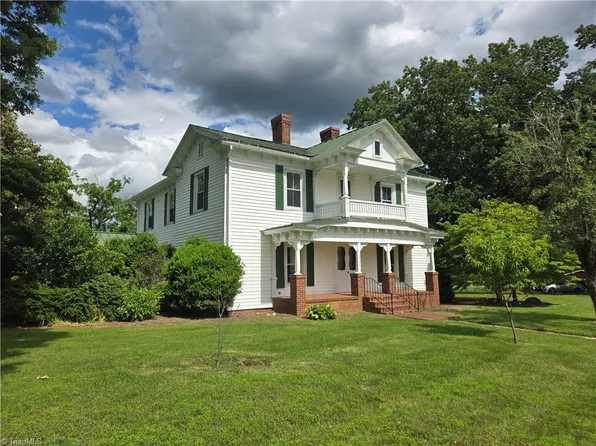 1560 Gentry Farm Rd, King, NC 27021