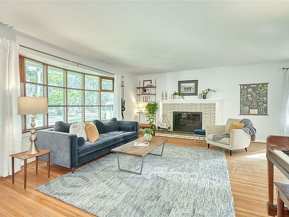 5th image of 83 Hillhurst Ln