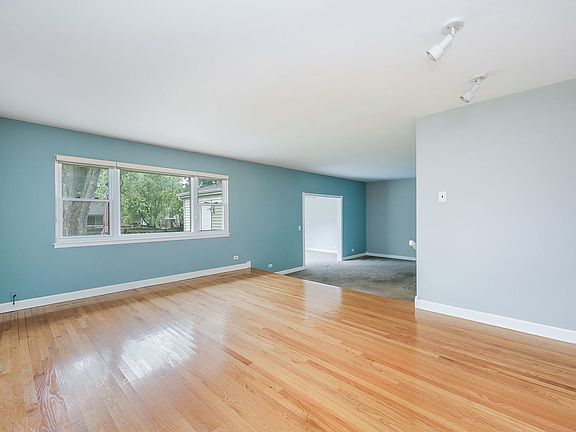3rd image of 6422 Bradley Dr