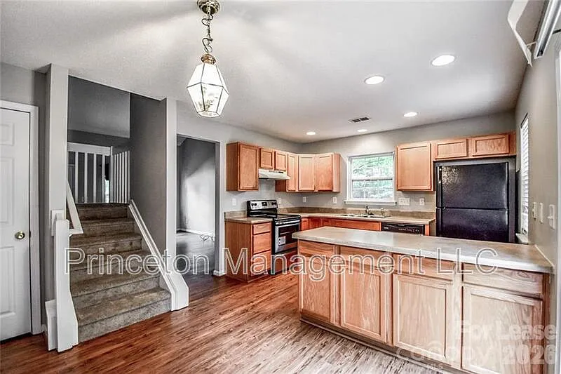 Brookhaven — Photo 3