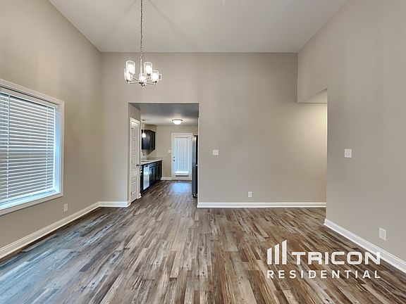 3rd image of 1077 Dublin Dr