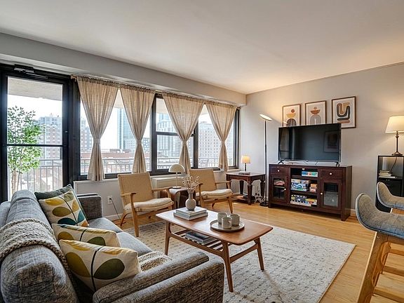 5th image of 135 Montgomery St #8E3