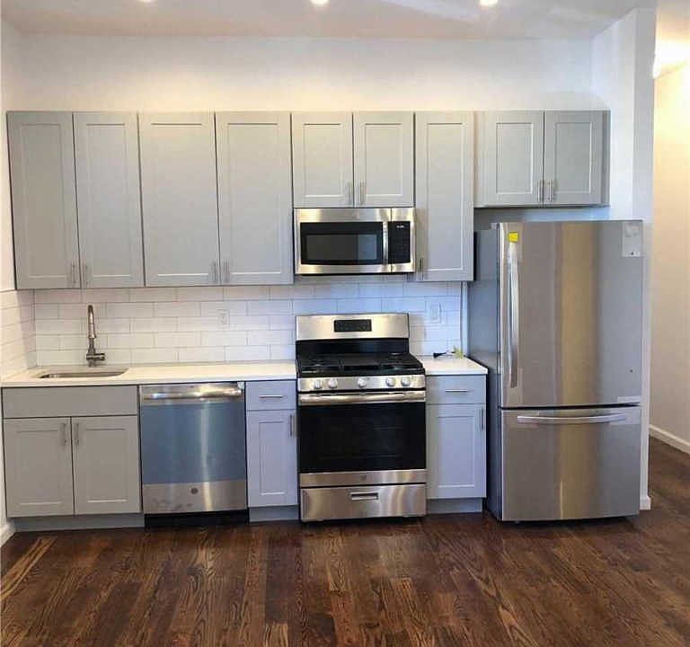 1st image of 702 Woodward Ave