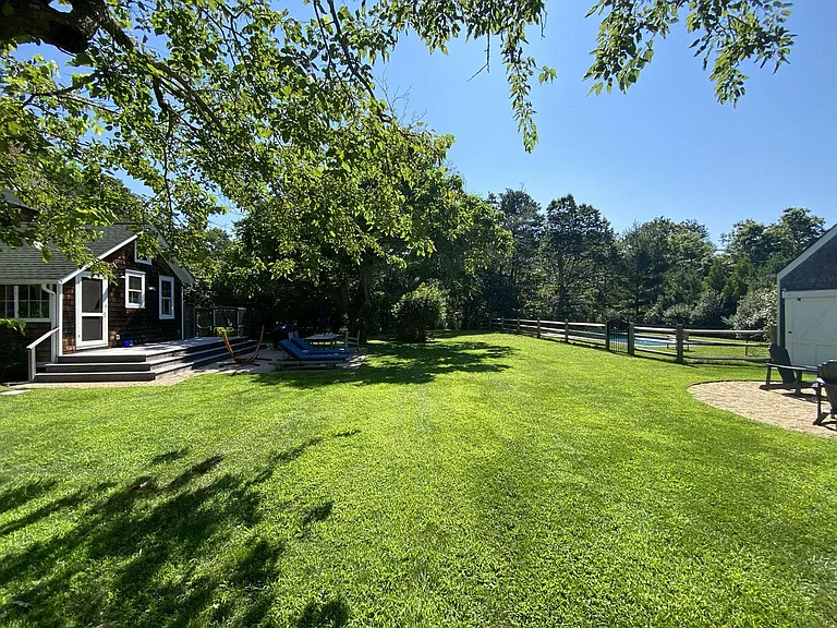 102 W Tiana Rd — Photo 29