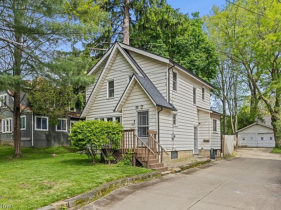 3rd image of 1393 Bryden Dr