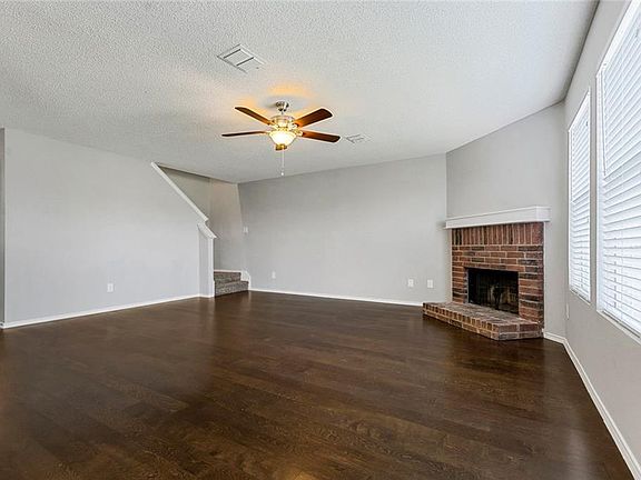 5th image of 1401 Stewart Dr