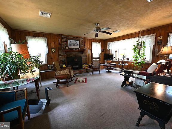 5th image of 230 Burrs Rd