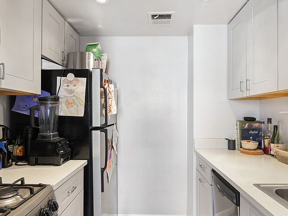 4th image of 6 S Portland Ave APT 5A