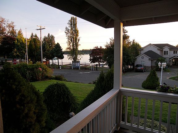 3rd image of 20002 Cascade Dr E
