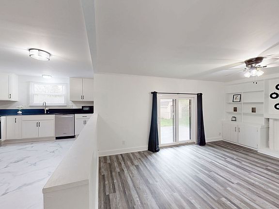 3rd image of 6365 Amston Dr