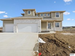 6013 S 214th St, Elkhorn, NE 68022