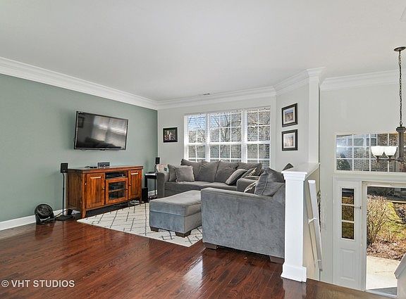 5th image of 2726 Woodmere Dr