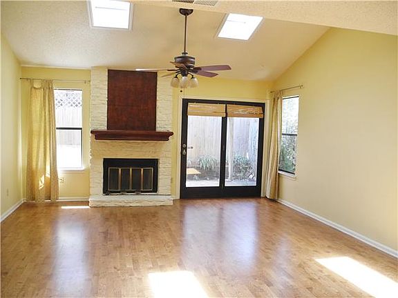 4th image of 9518 Topridge Dr APT 23