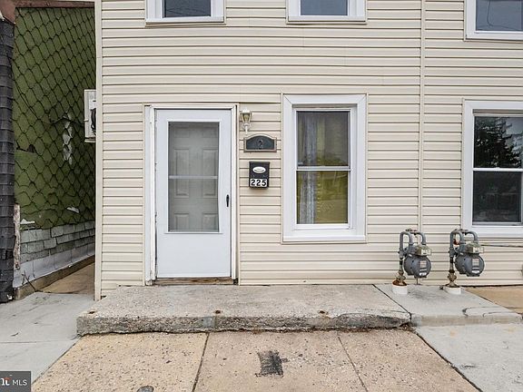 3rd image of 225 E South St