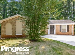 4117 Forest Ct, Douglasville, GA