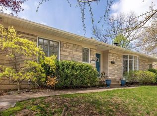 220 Bechtel Rd, Bettendorf, IA 52722