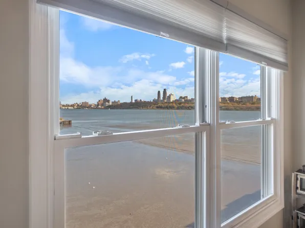 302 The Promenade image 29 of 48