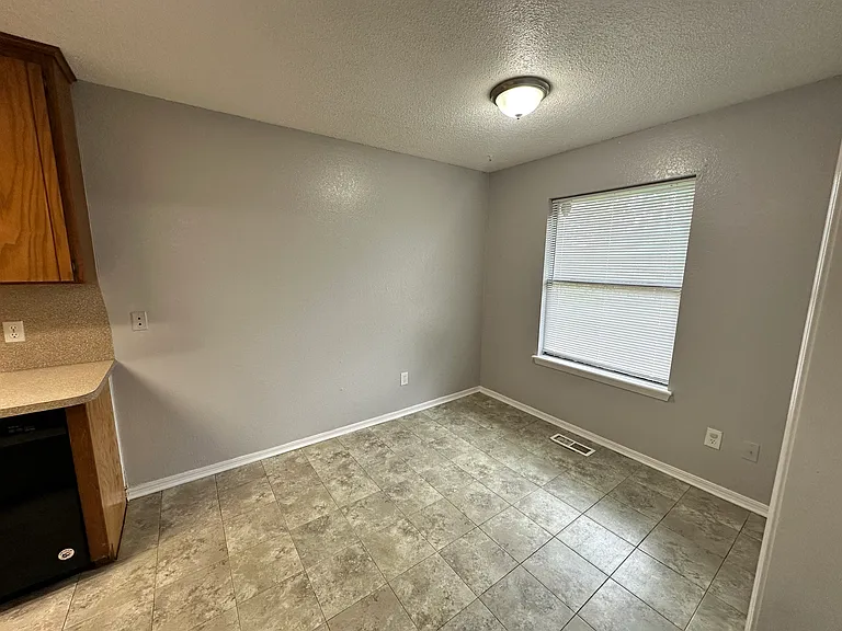3628 Peregrine Dr — Photo 8