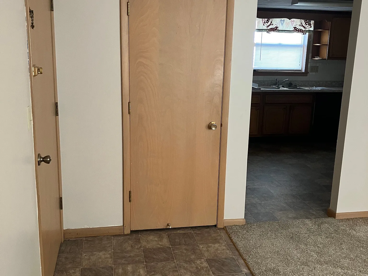 2 bed, 1.0 bath, 900 sqft, $925 — Photo 2