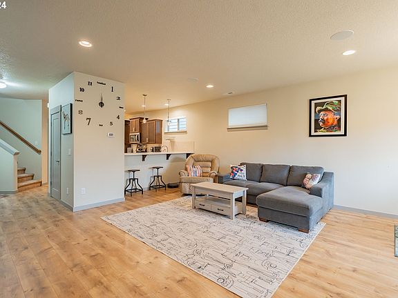 5th image of 15518 NE 107th St