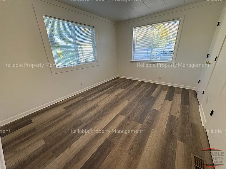 6508 S 5th Ave #A — Photo 3