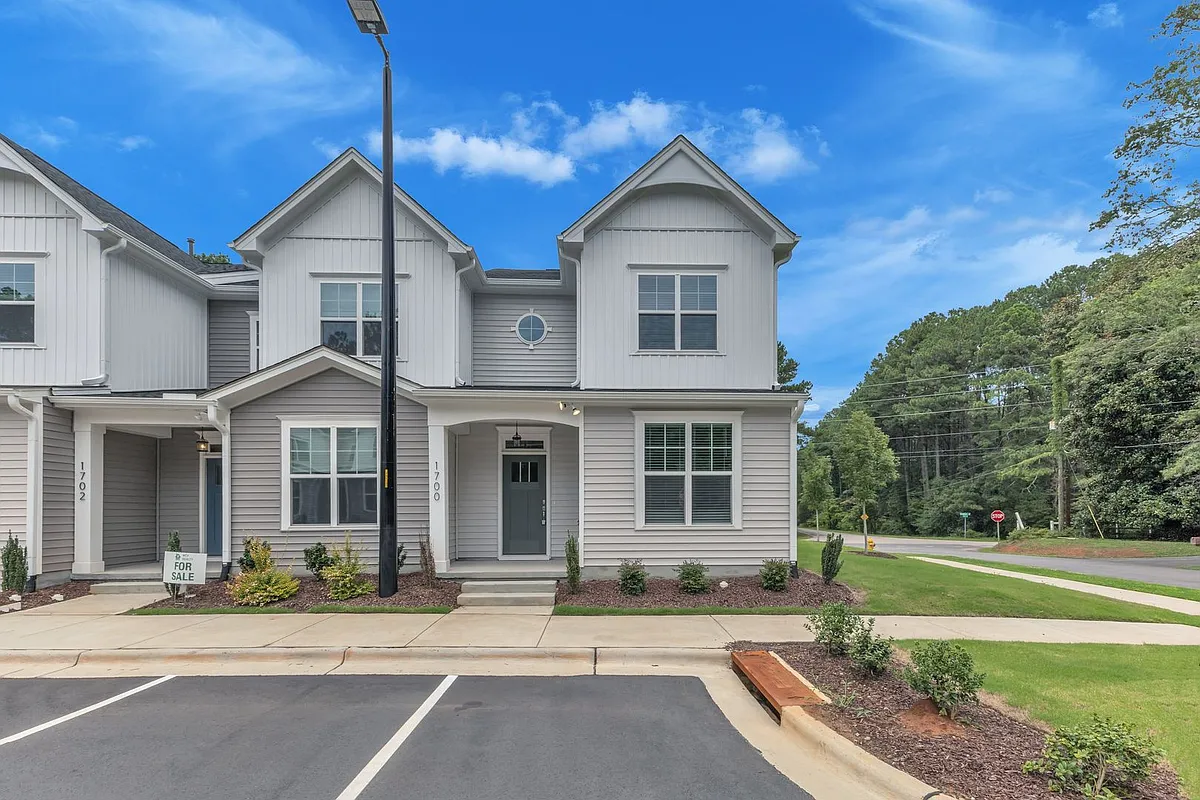 Building Photo - 1720 Ballard Dr