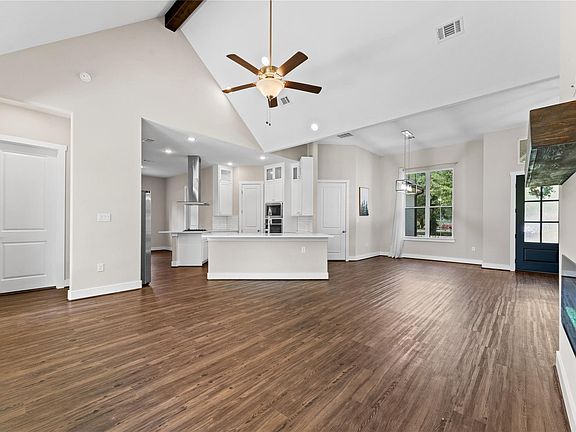 4th image of 2650 Fountain View St