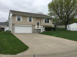 1214 S Laura Cir, Maryville, MO 64468
