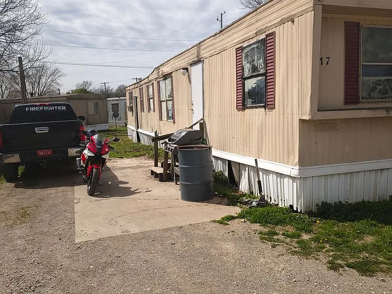14249 N Cincinnati Ave — Photo 2