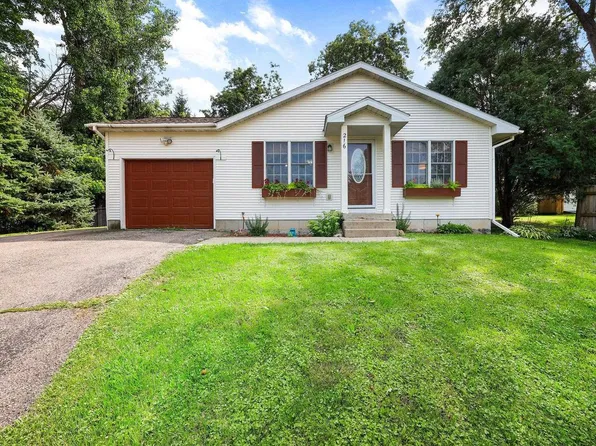 216 Washington Avenue, Baraboo, WI 53913