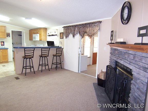 5th image of 142 Largo Ln