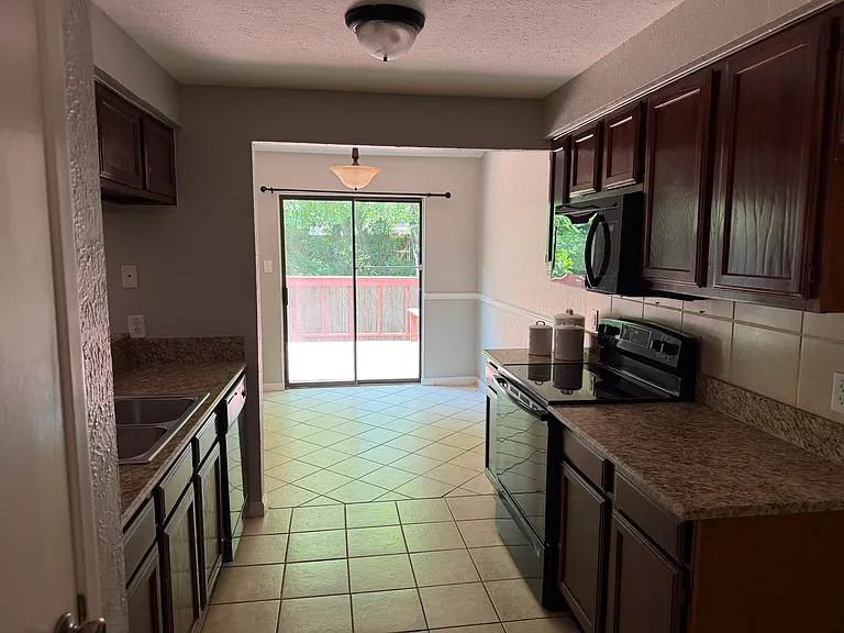 6311 Twinhill Dr — Photo 10