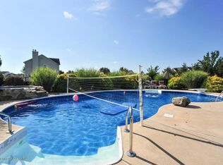 19 Huckleberry Ln, New Egypt, NJ 08533