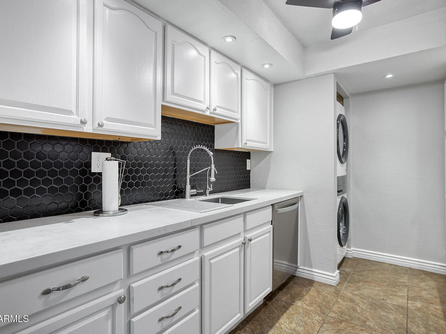 2 bed, 1091 sqft, $1,850 — Photo 4