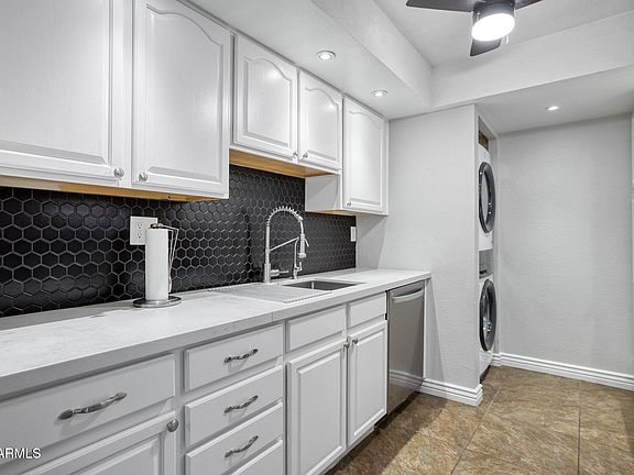 4th image of 10444 N 69th St APT 201
