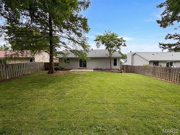 5th image of 743 Eaglebrooke Dr