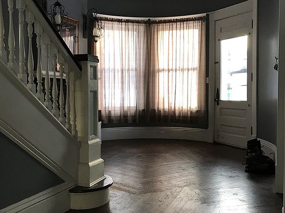 4th image of 115 Wyllis St
