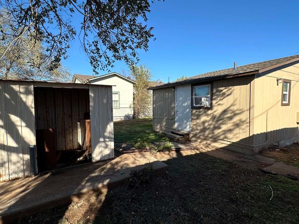 106 NW 3rd St, Buffalo, OK 73834